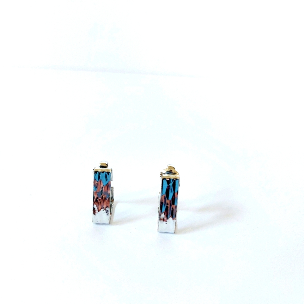 Elegant Silver toned‎ Hammed Texture Triangular "Hoop" Clip-On Earrings